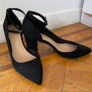 Pointed Toe High Heels in Black